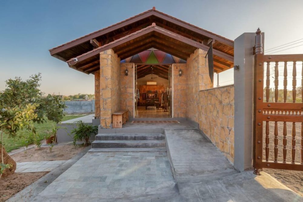 Фото The Kutchh Courtyard Resort