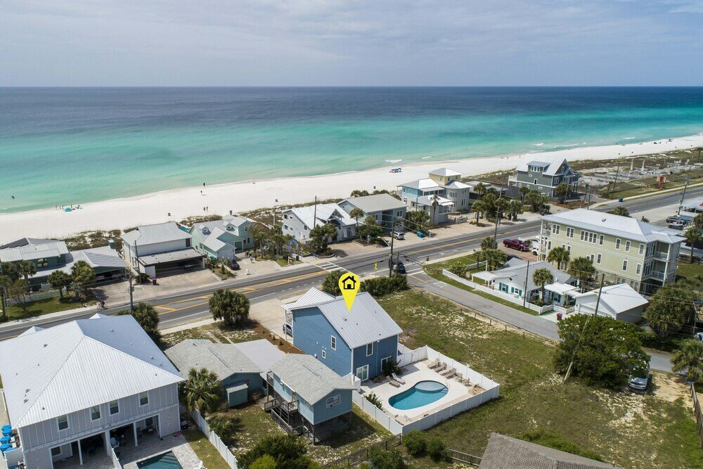 Фото Breezy Blue Cottage