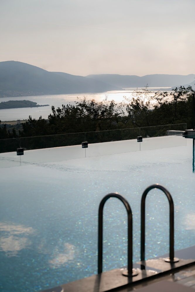 Фото Bayview Hills Luxury Residences