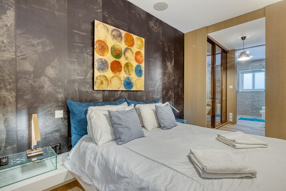 Фото Superb Seafront Family Apartment