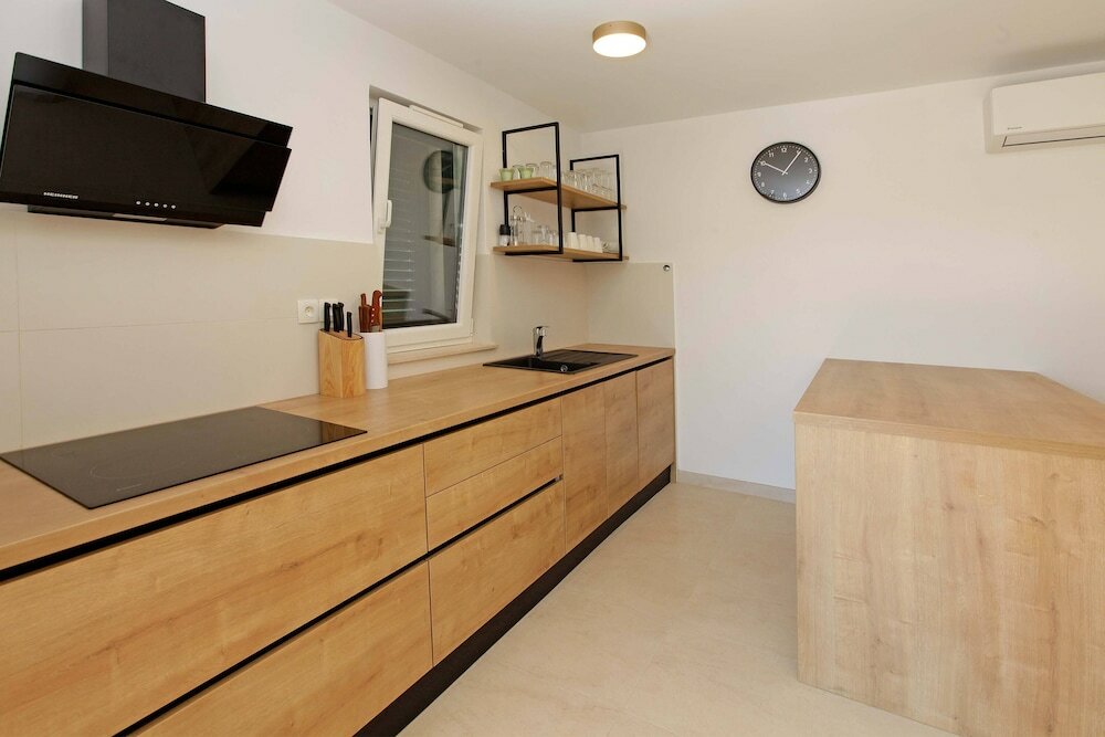 Фото Beachfront villa Senses for 12 in Milna