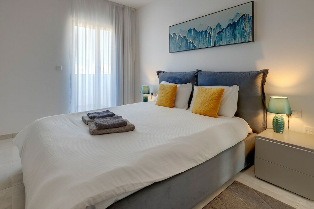 Фото Magical Rooftop Penthouse, Best Location In Sliema