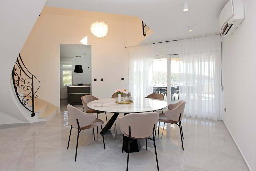 Фото Beachfront villa Senses for 12 in Milna