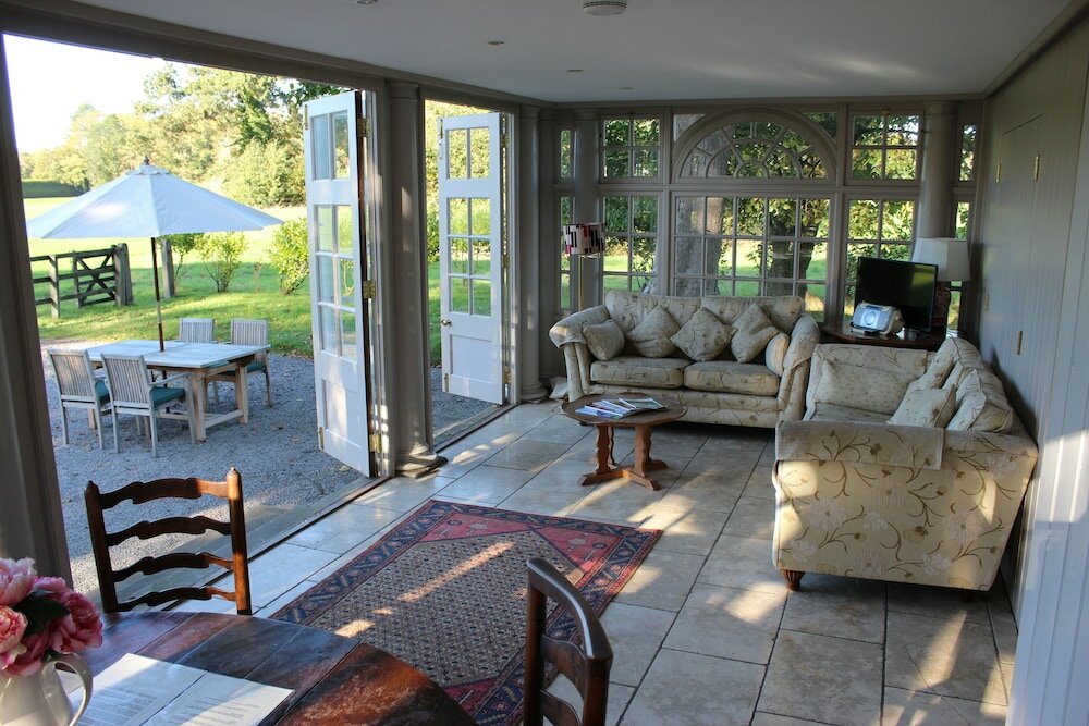 Фото Thornton Manor Estates