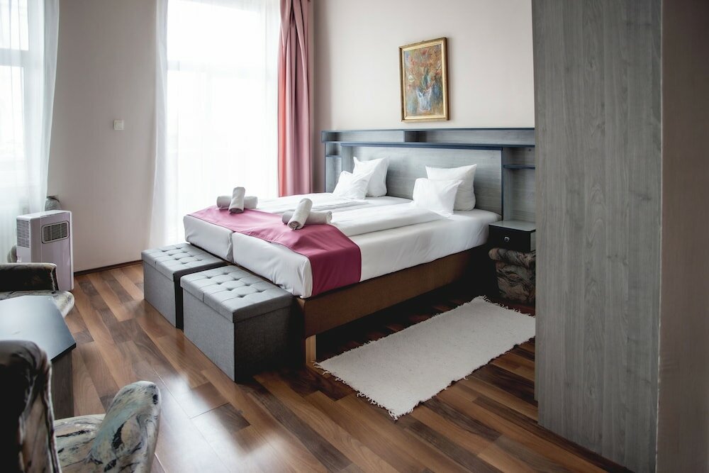 Фото Hotel Kapos