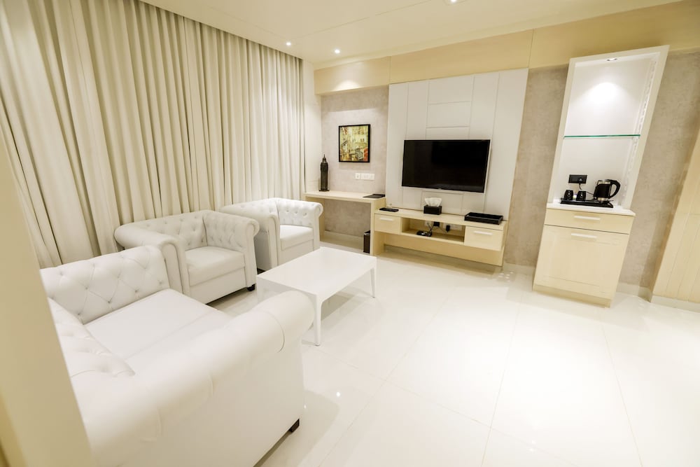 Фото Aj Grand Hotel