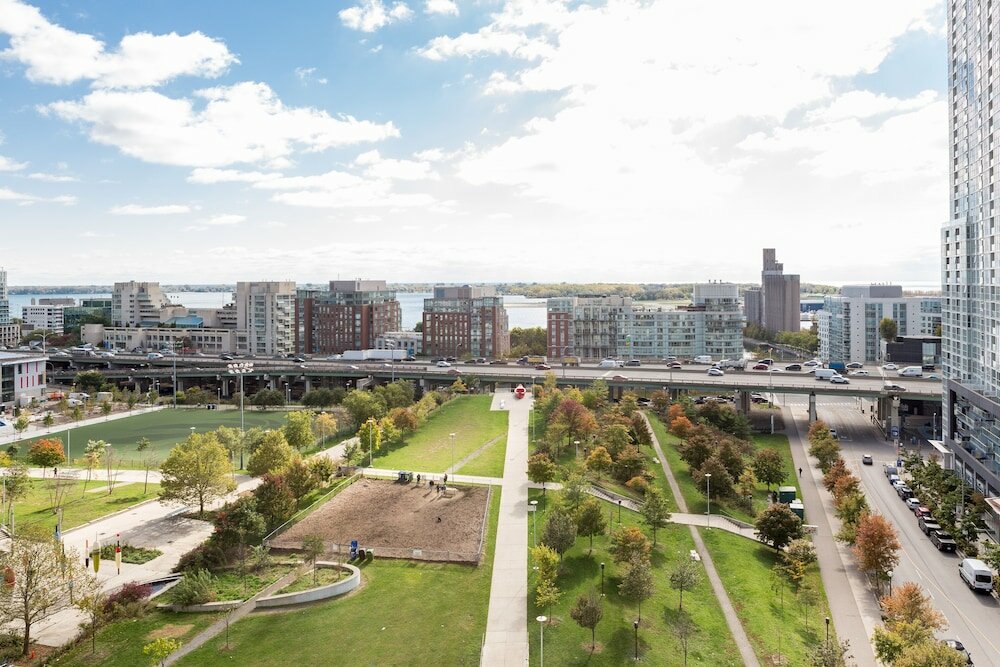 Фото Marvelous Elegant Downtown Apartments