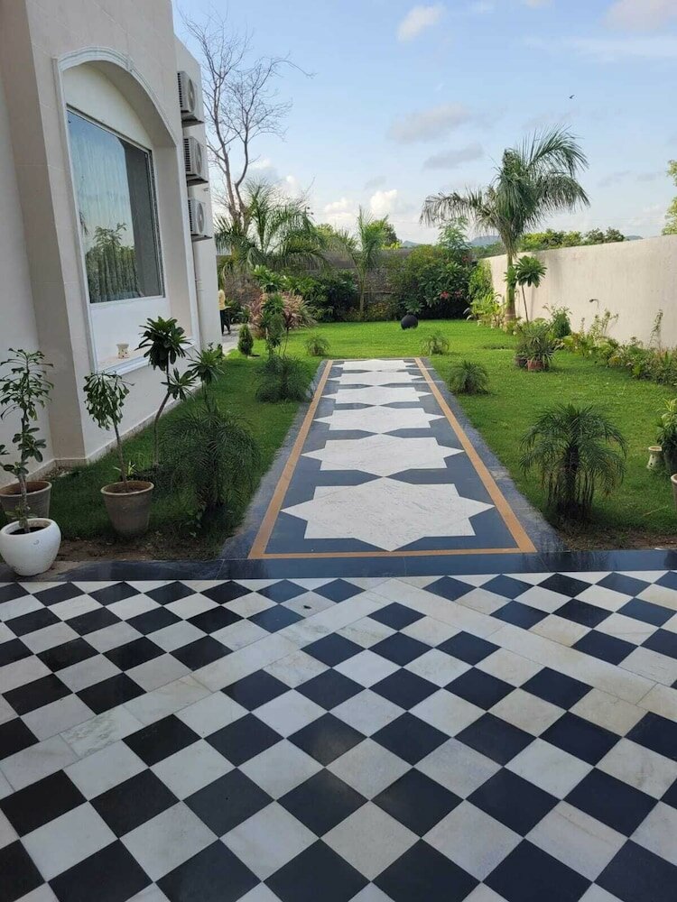 Фото Hotel Suryauday