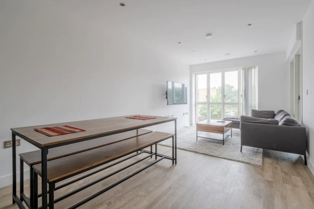 Фото Modern 2 Bedroom Flat in Hackney