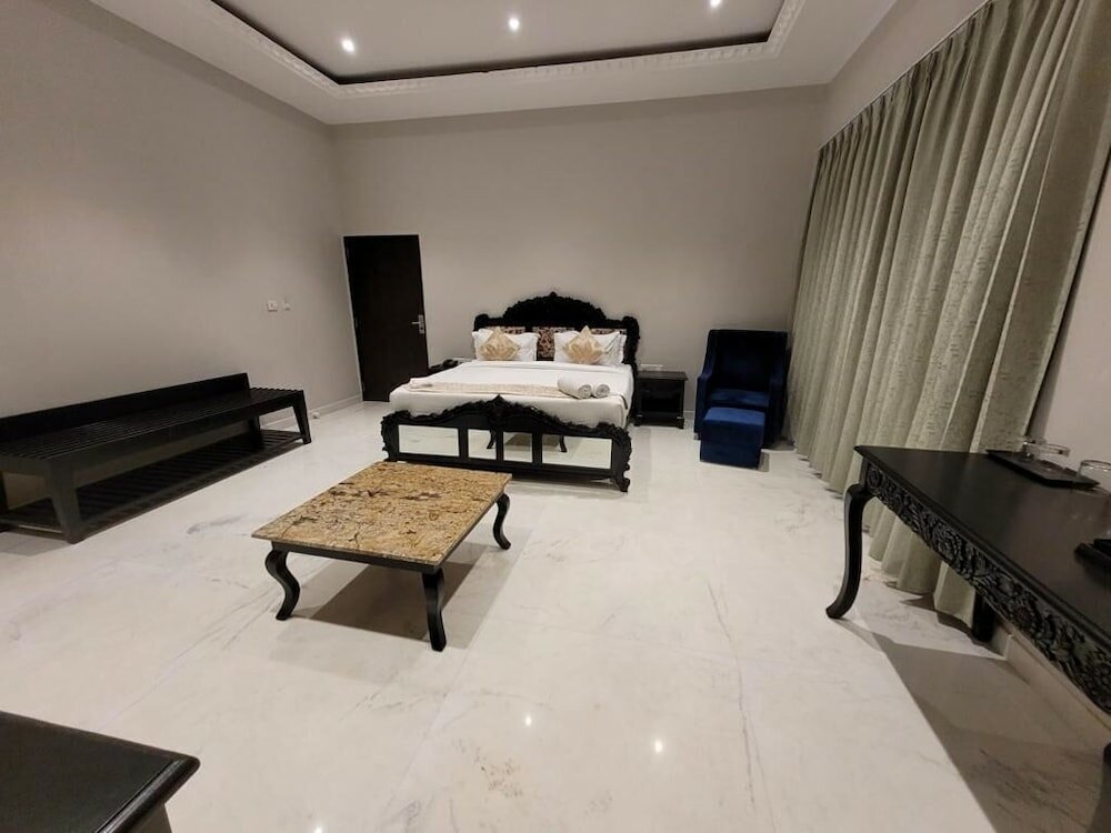 Фото Hotel Suryauday