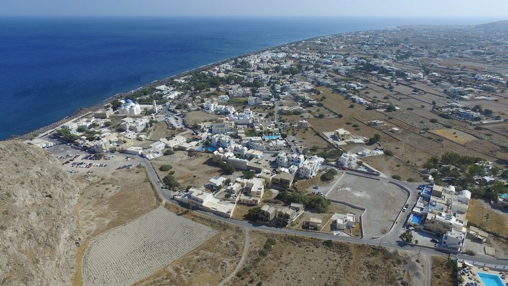 Фото Perissa Art Villa - Kitchen & Washing Machine