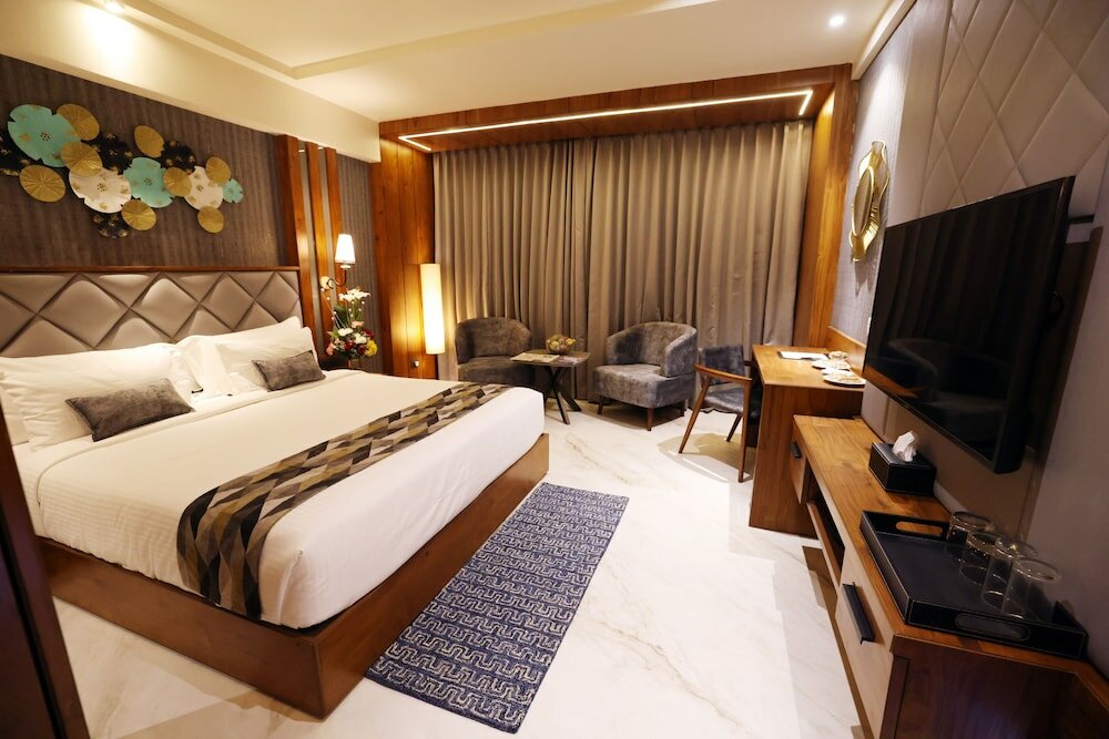 Фото Aj Grand Hotel