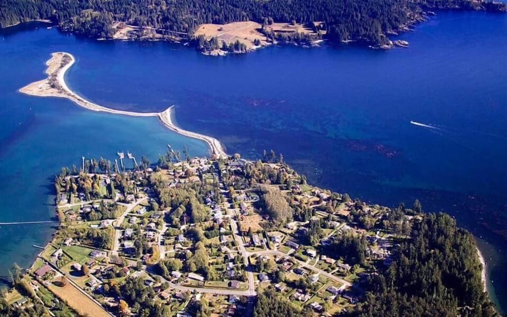 Фото Salty Towers Oceanfront Cottages