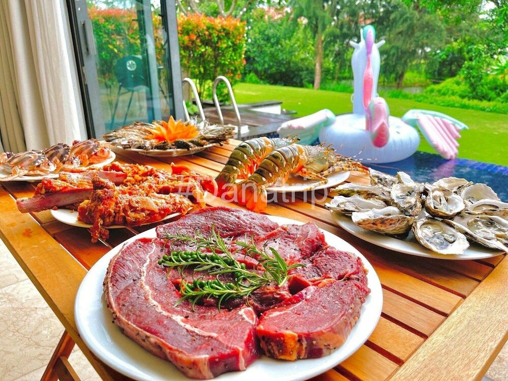 Фото Luxury Danang Beach Pool Villa