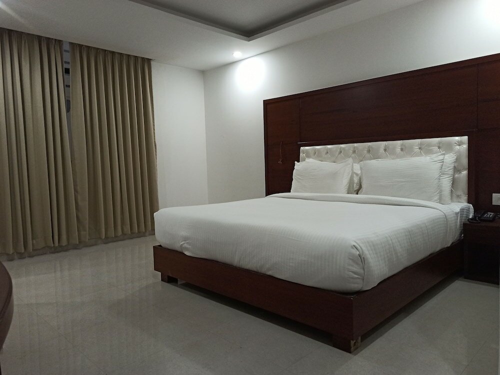 Фото Hotel Autumn Crocus - A Boutique Hotel