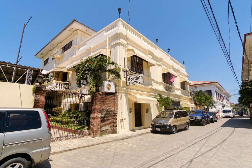 Фото RedDoorz Plus @ Calle Crisologo Vigan