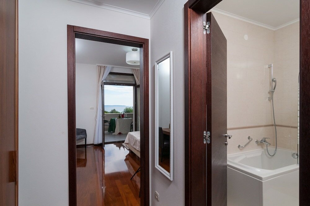 Фото Luxury Rooms near Beach 3