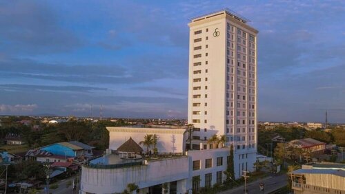 Гостиница Mahkota Hotel Singkawang