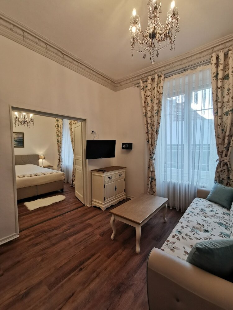 Фото Colmar Suites