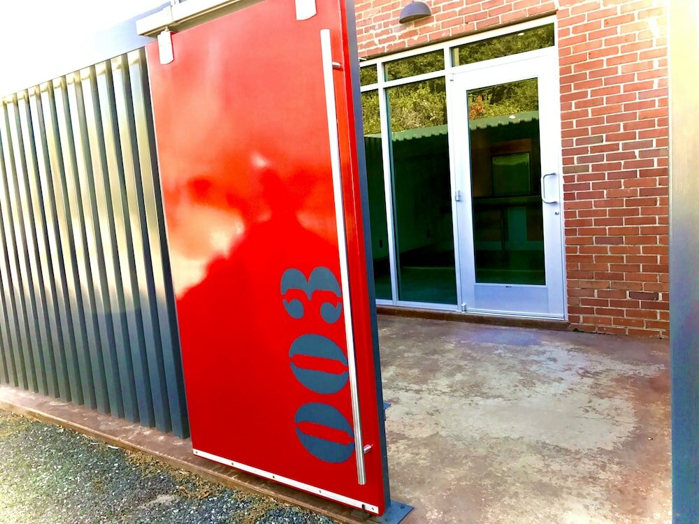 Фото The Hangar Lofts Hotel