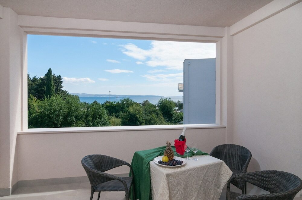 Фото Luxury Rooms near Beach 3