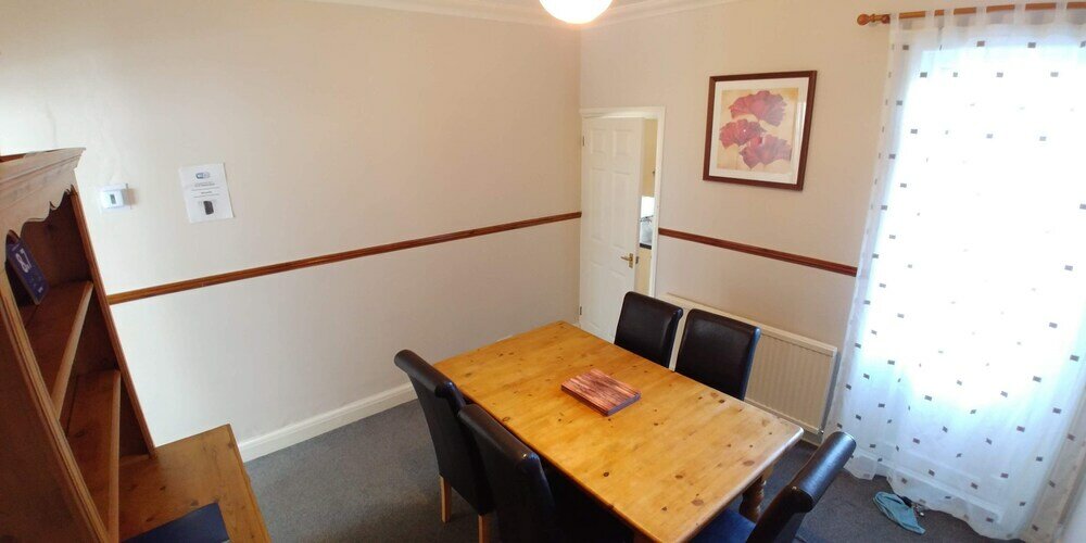 Фото 3-bed House With Superfast Wi-fi, Dw Lettings 15vr