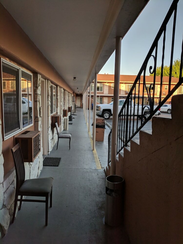 Фото La Hacienda Motel