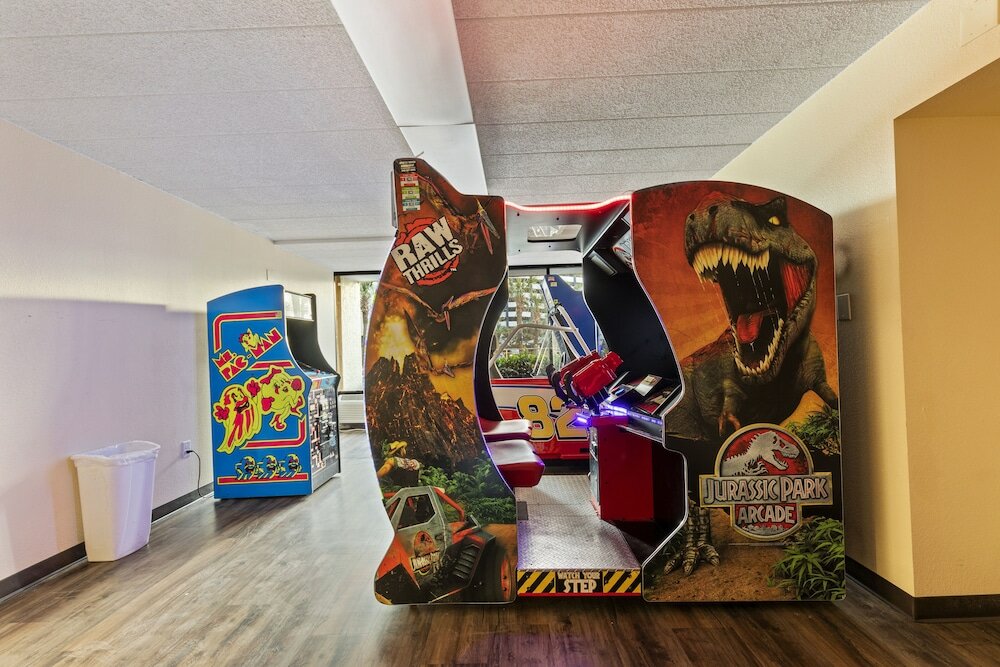 Фото Beachfront 10th-floor Studio Caravelle Resort