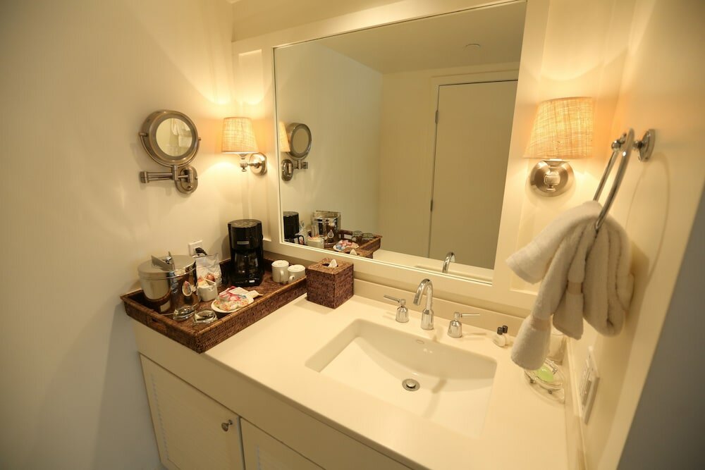 Фото The Pavilion Hotel