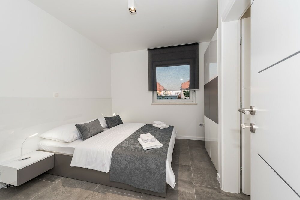 Фото Villa Magnifica Apartments with pool