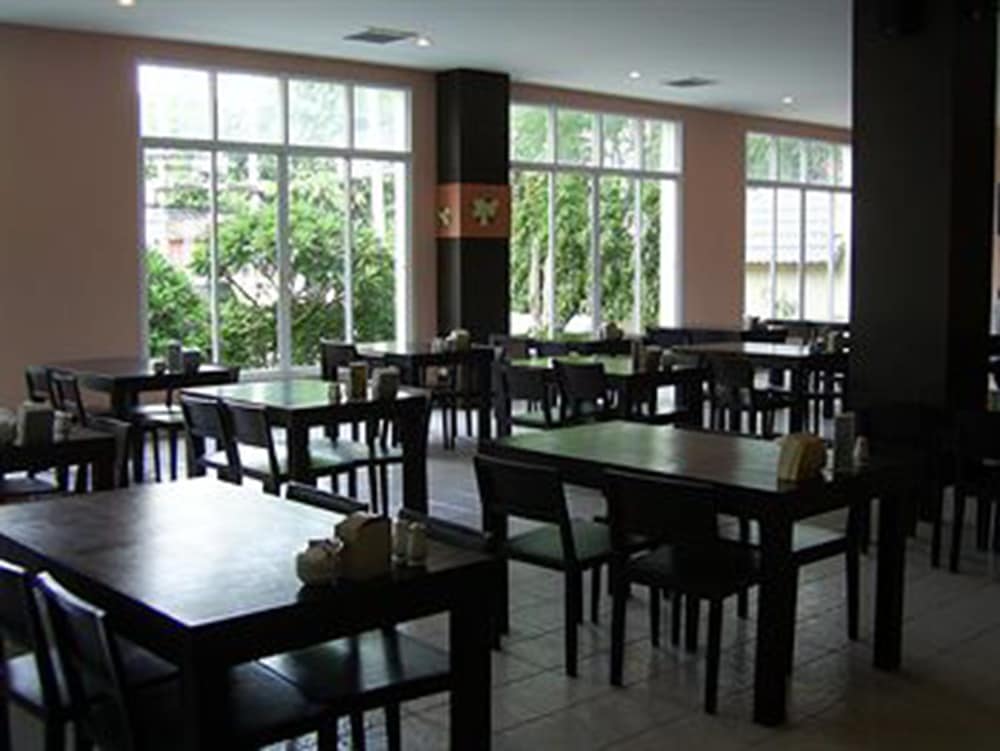 Фото Crown Pattaya Beach Hotel