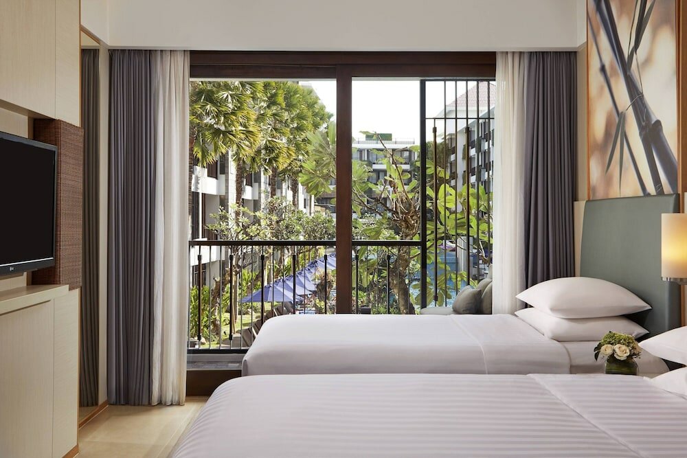 Фото Courtyard by Marriott Bali Seminyak Resort