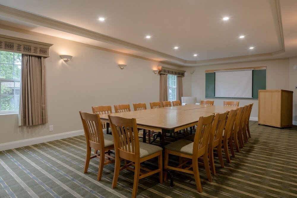 Фото Amsterdam Inn & Suites Sussex