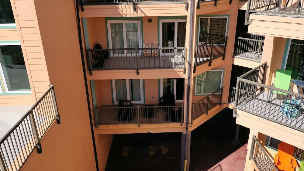 Фото Maravilla Seawall Condos by Ab Sea