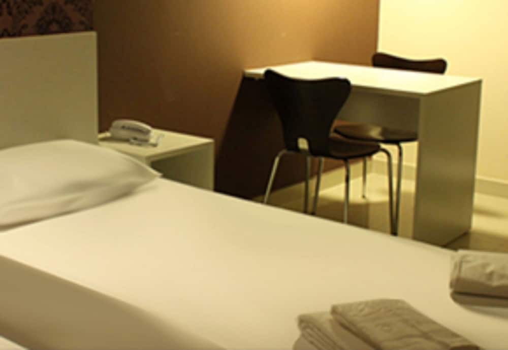 Фото Flex Inn Hotel - Adults Only