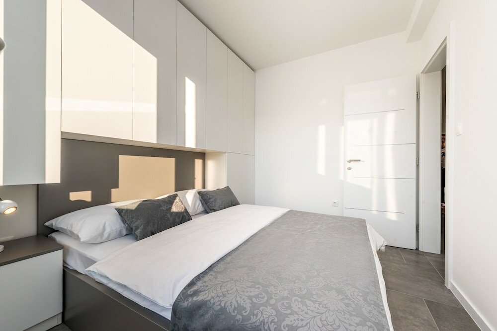 Фото Villa Magnifica Penthouse with Jacuzzi