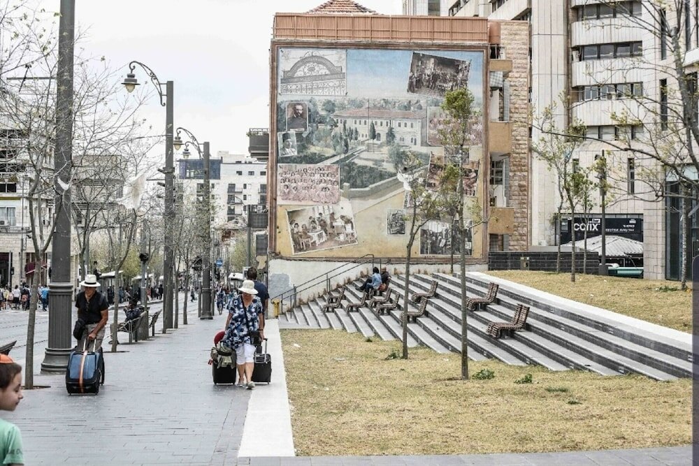 Фото J-Tower Apartments