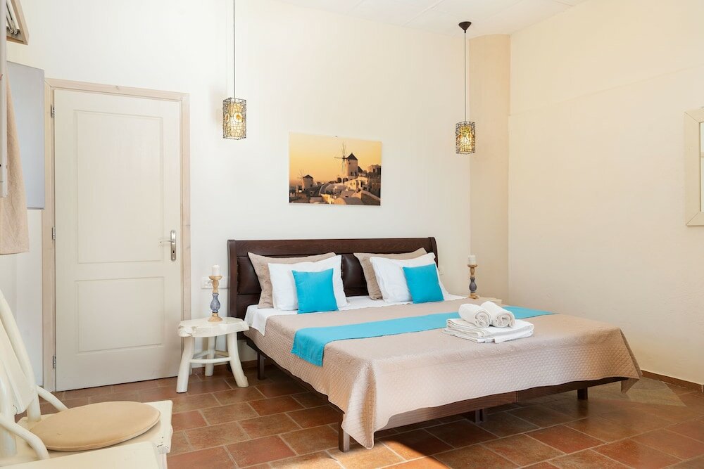 Фото Kapeli Suites