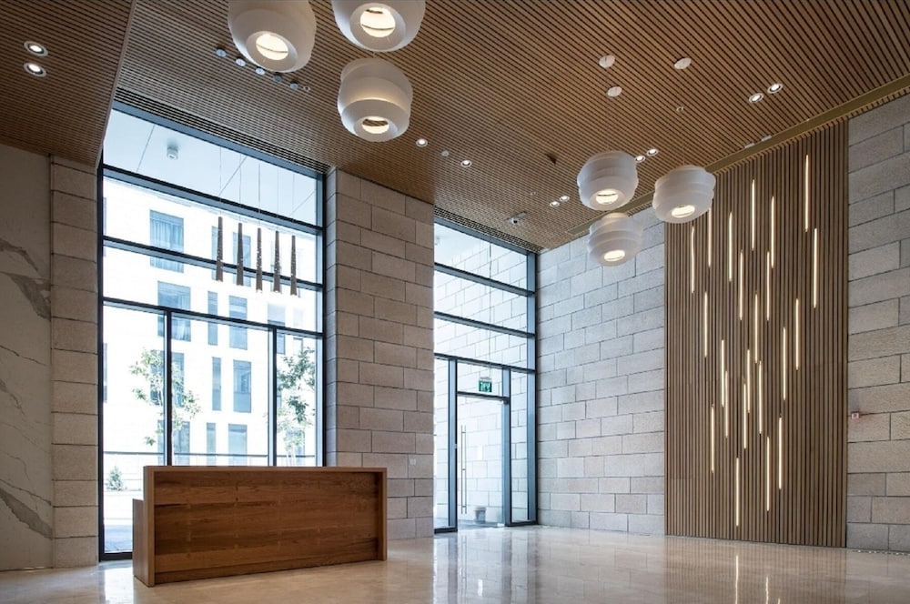 Фото J-Tower Apartments