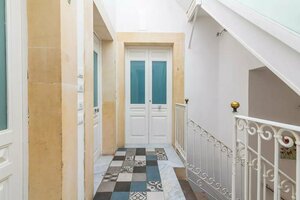 Гостиница A