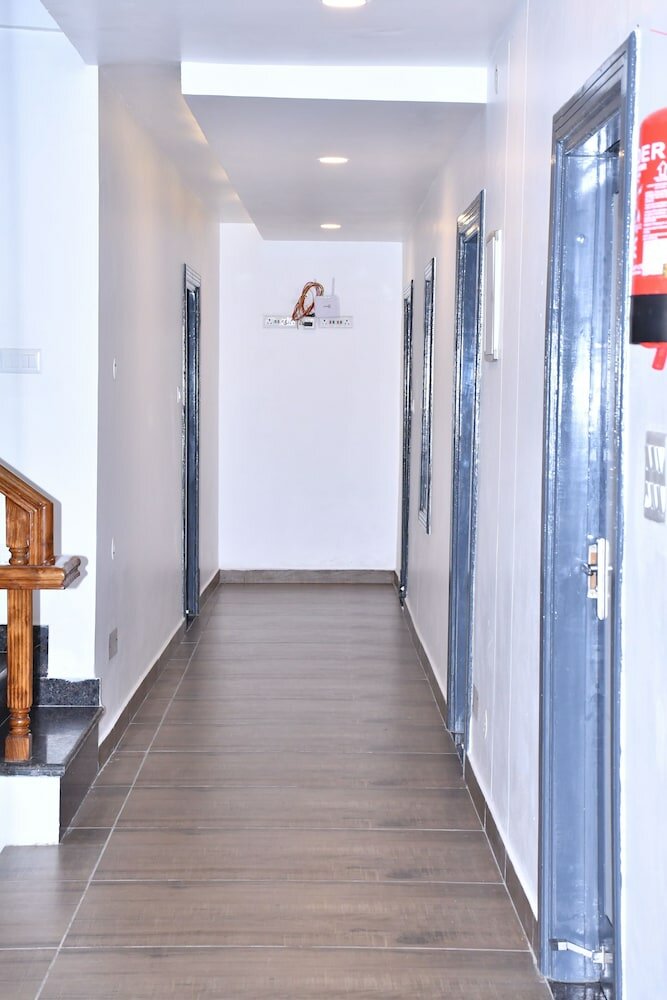 Фото Hotel The Crown