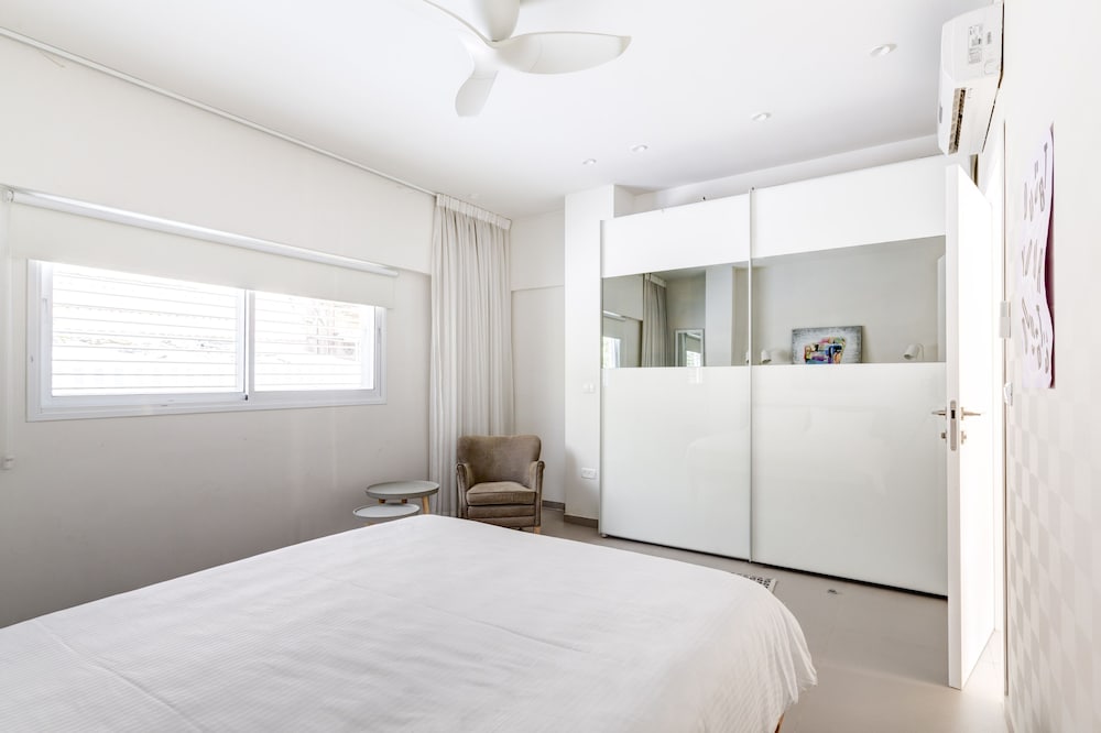 Фото Central17 by Tlv2rent