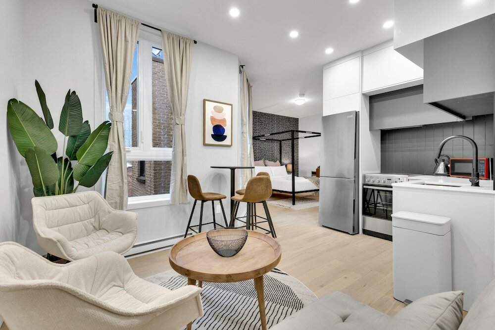 Фото Deluxe Suites Downtown Montreal