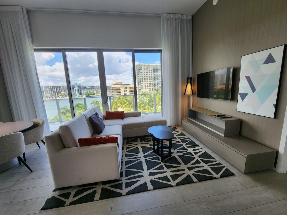 Фото Hh Exclusive Condos by Cielo Stays