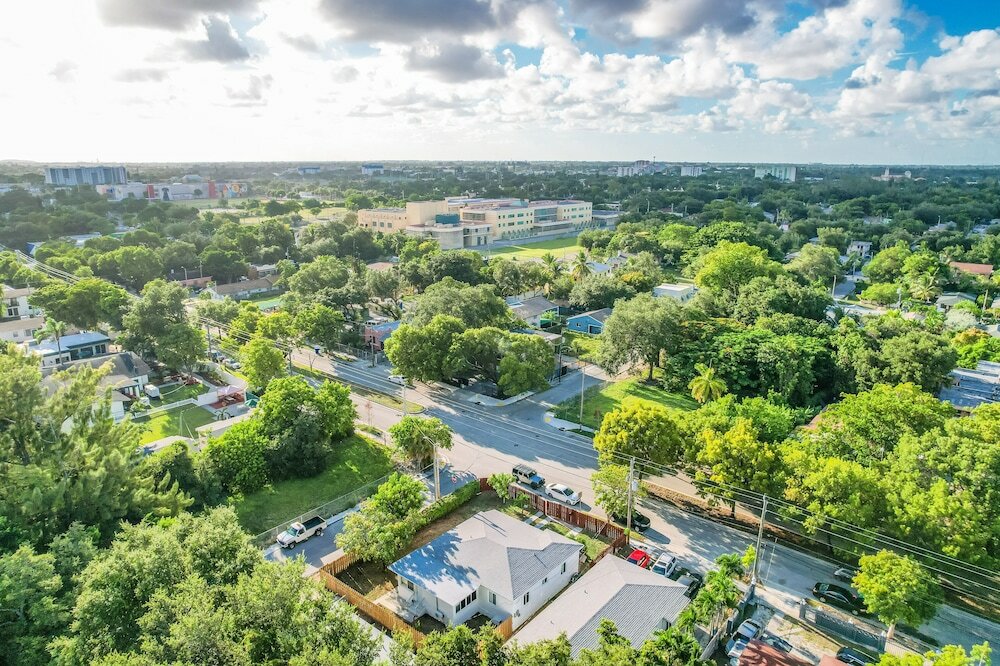 Фото Superior Design District 3bd Home