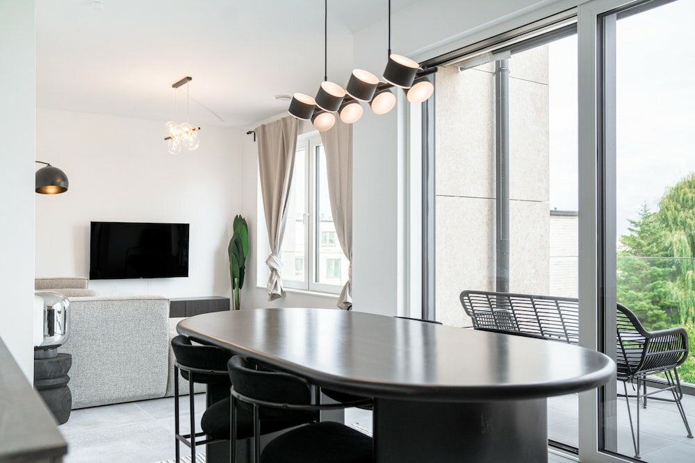 Фото Inviting Apt w Balc & Prkg in Cessange