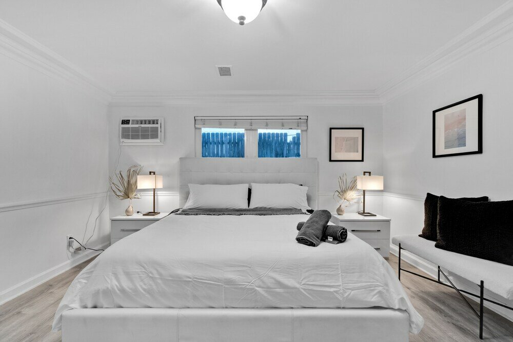 Фото Chateau Michael Luxury Brickell Villa with Pool