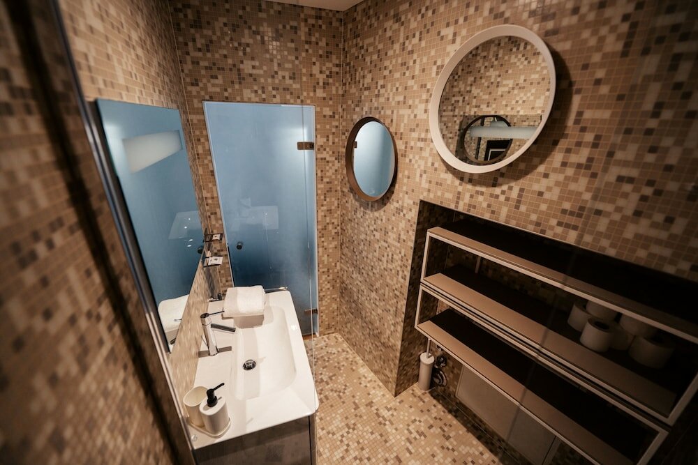 Фото Exquisite 1br Apt in Old Town w Balcony