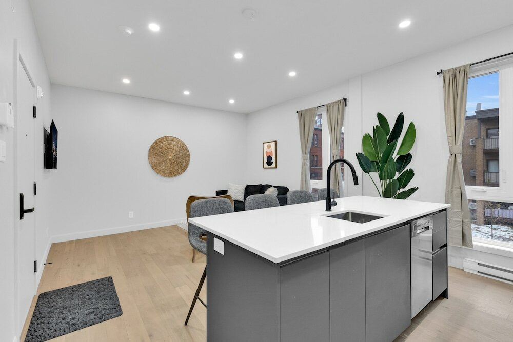 Фото Deluxe Suites Downtown Montreal