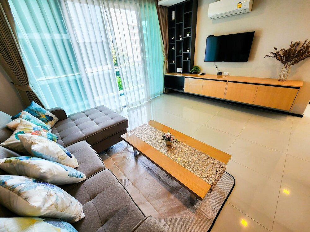 Фото The Heaven at Star Hill Condo